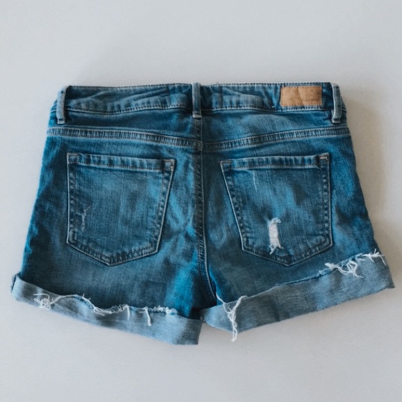 Light blue shorts - Picture 3 of 3